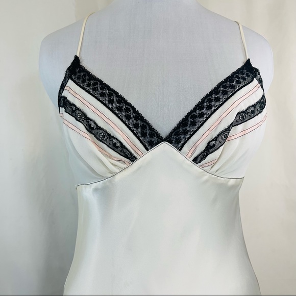 Jonquil “Dominique” ivory pink & black chemise with pleats and lace size M - Picture 2 of 8